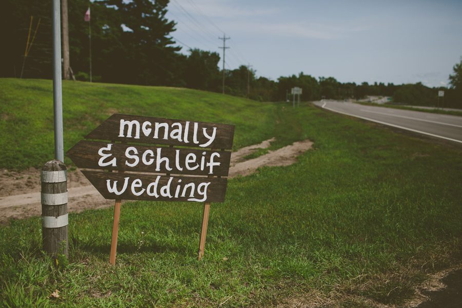 Wedding sign in Nisswa Minnesota
