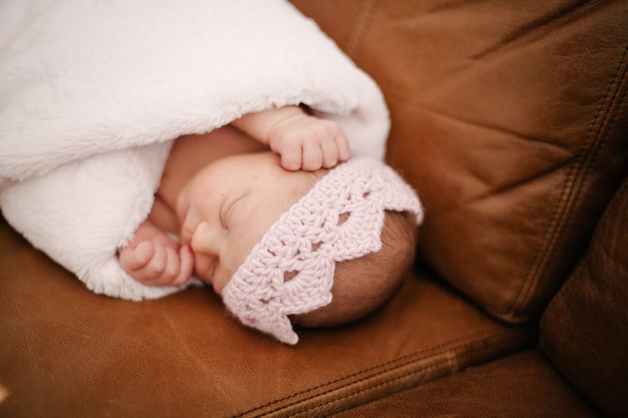 newborn at home documentary photography nelva minnetonka028