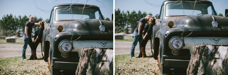 Carver Park outdoor engagement photography candid021